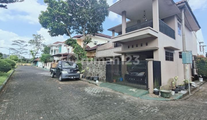 Rumah hook 2 lantai perum Puri Intan dekat kampus Unsoed, wisata Baturaden Purwokerto