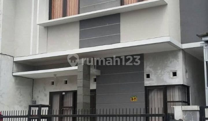 Rumah 2 Lantai Minimalis Perum Dekat Pasar Tambaksogra Purwokerto