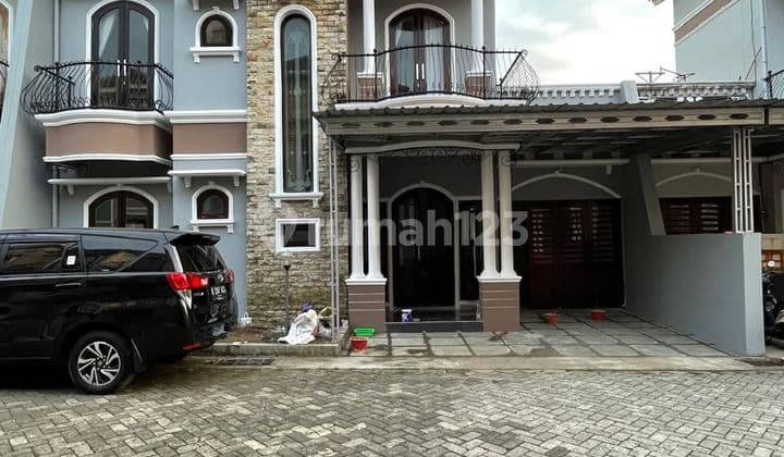 Rumah 2 Lantai Desain Clasik Dekat Kampus Unwiku Purwokerto