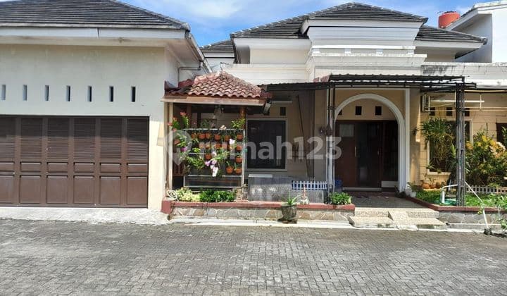Luxury House Elite Housing Near Stadium, Unsoed Purwokerto Campus