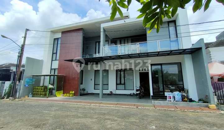 Rumah Mewah Tingkat Dekat Depo Pelita Sokaraja Banyumas