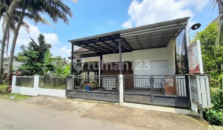 Rumah Nuansa Perkampungan Kebocoran Dekat Kampus Unwiku Purwokerto.