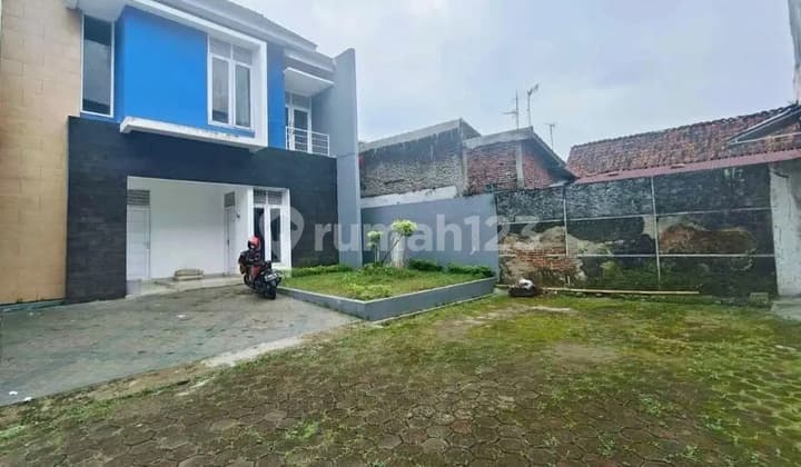 2-Story House Near Telkom Purwokerto Campus