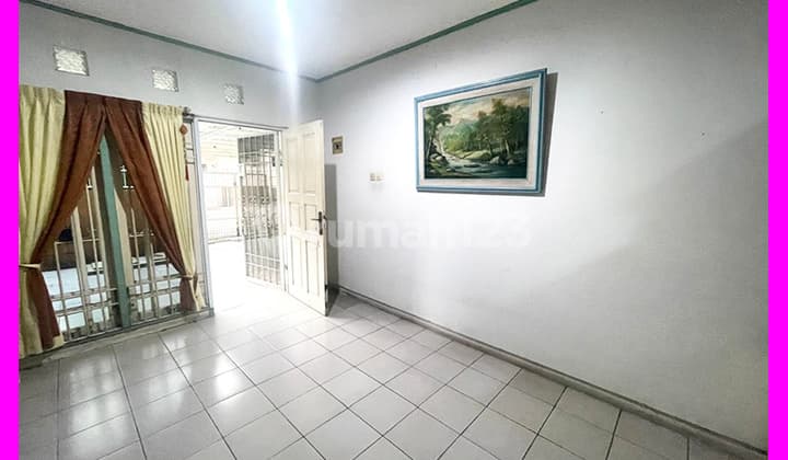 Dhyana Rents a 9X20m House in Dutamas Complex