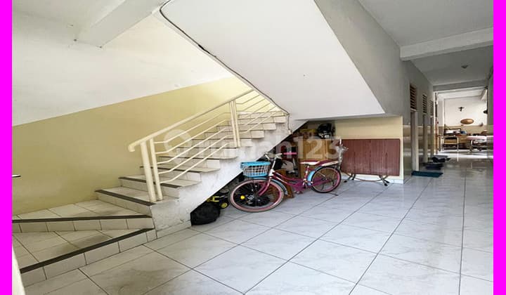 Dhyana Kost luas tanah 256m2 di jelambar