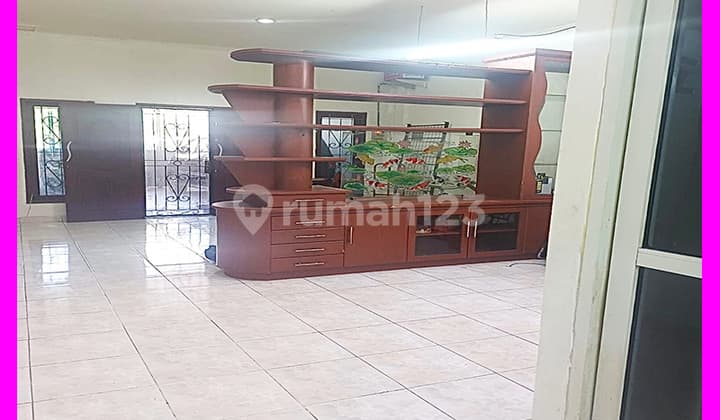 Dhyana 5X23m House in Jelambar