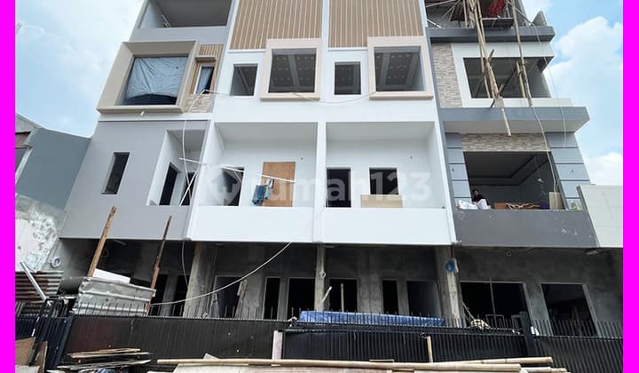 Dhyana Rumah baru uk 4x17m bebas banjir di jelambar