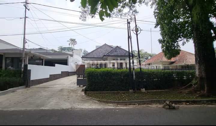 Rumah Klasik Sayap Dago Kawasan Sultan Bandung,hanya Hitung Tanah
