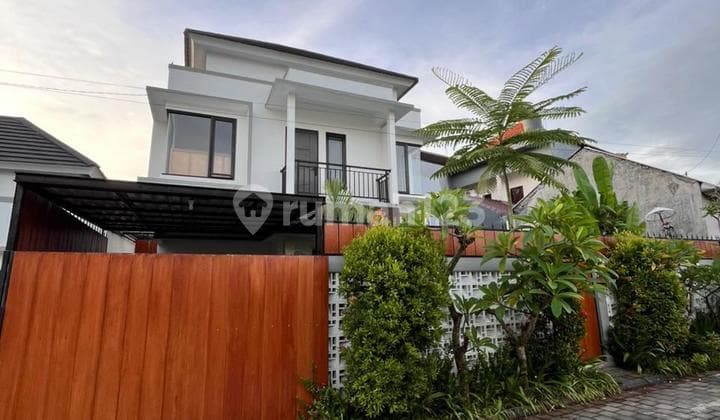 Disewakan Rumah Cantik 2 Lantai Strategis di Taman Mumbul Nusa Dua