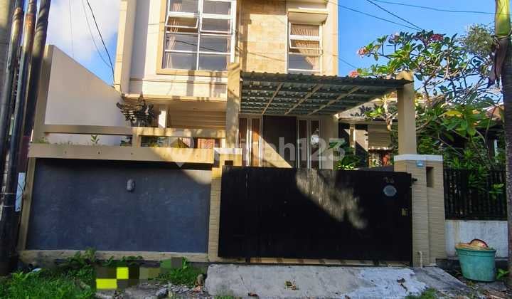 Translated to English.\nFor Rent: Modern 2-Story House Inside a Housing Complex in Kampial, Nusa Dua.