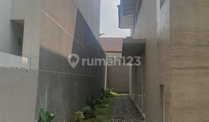 Di Jual Cepat Rumah Modern Minimalis Siap Huni di Graha Natura Surabaya