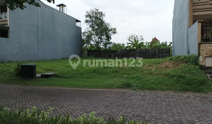 Di Jual Tanah Luas Lokasi Premium di Raya Bukit Darmo Golf Surabayaspesifikasi :Luas Tanah : 2274M²Lebar Muka : 20 Meterbentuk Tanah Ngantongshmharga 12,5Juta/M² Nego