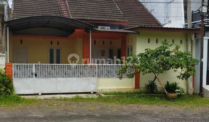 Rumah Murah Minimalis Siap Huni Di City Inside Residence Gadang Malangspesifikasi :luas Tanah : 161 M²luas Tanah : 161 M²as Tanah : 161 M²dimensi : 10 X 16 Luas Bangunan : 80m²kamar Tidur : 2 Kamar Mandi : 2garasi : 1hadap : Selatan Listrik : 1300 Watt Ai
