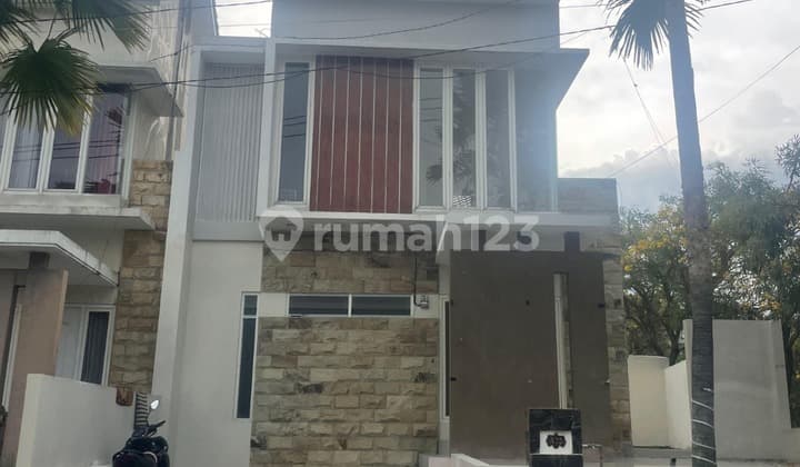 Rumah Murah Minimalis 2 Lantai Siap Huni Di Perumahan Mountain Boulevard Wagirspesifikasi :luas Tanah : 139m²dimensi : 15,5x 9luas Bangunan : 73m²kamar Tidur : 3kamar Mandi : 2listrik : 2200 Wattair : Pdamhadap : Timurshgblokasi Strategis Akses Langsung J