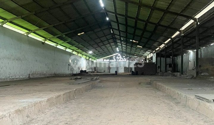 Gudang Siap Pakai di Dlanggu Mojokerto