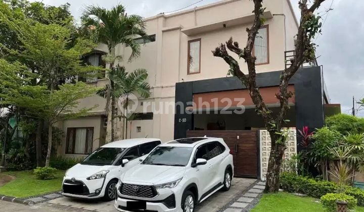 Dijual Rumah Di Perumahan Elite Dengan Konsep One Gate System Di Sanur Kauh Denpasar• Luas Tanah: 320 M²• luas Bangunan : 345 M²• kamar Tidur 5• kamar Mandi 4• carport 2 Mobil • one Gate System • semi Furnished / Fixed Furniture Only• shm & Imb 200