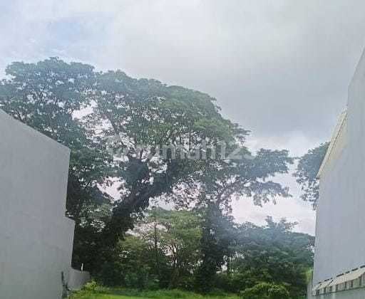 Land Plot with Golf View at Raya Bukit Golf Mediterania Citraland. Specifications: Land Area: 800m², Dimensions: 20 X 40, HGB Certificate, Facing: South, Price: 30 million/m², Negotiable.
