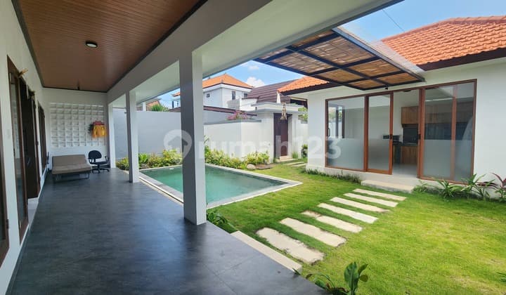 Villa Baru Cantik 2 Kamar di Munggu dengan Pool dan Taman Besar