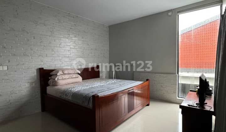 Rumah Bagus Shm 3 Kamar Tidur Di Kerobokan Semi Furnished