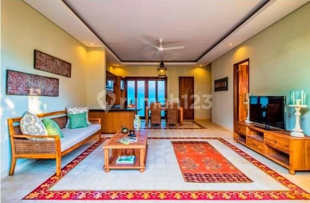 Modern 3-Bedroom Villa in Pererenan, Fully Furnished