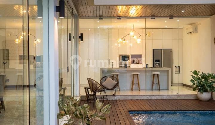 Stunning Modern Villa 4 Bedrooms At Central Berawa Fully Furnish