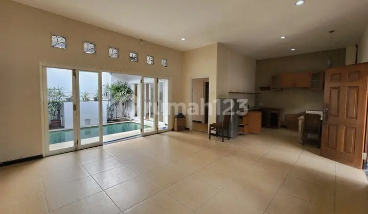 Newly Renovated 2-Bedroom Villa in Berawa, 5 Minutes to Beach, Unfurnished