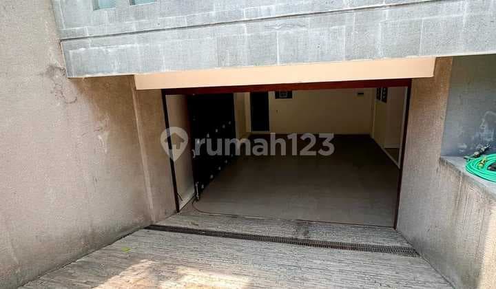 Rumah Bagus Luas 4 Are Shm 5 Kamar Tidur Di Gatsu Barat