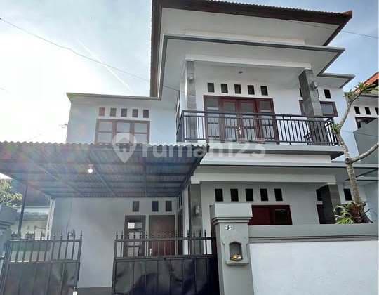 Rumah Modern 2 Lantai 3 Kamar di Dalung Lokasi Strategis