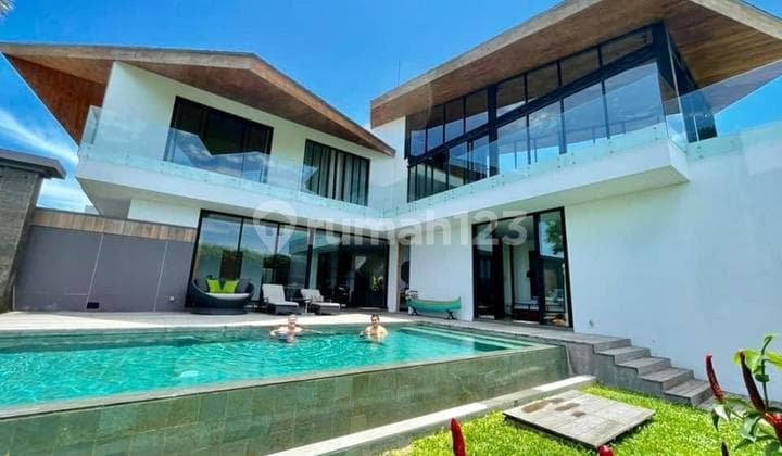 Villa Mewah 3 Kamar di Cemagi dengan Pool dan Taman yang Besar