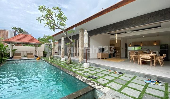 Villa Cantik Baru 3 Kamar di Tumbak Bayuh Fully Furnished