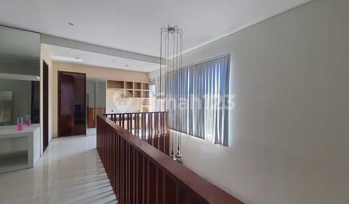 Rumah Bagus Luas 4 Are Shm 5 Kamar Tidur Di Gatsu Barat