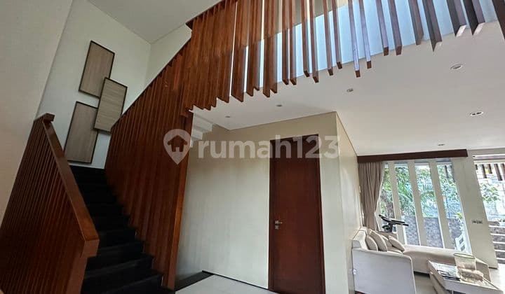 Rumah Bagus Luas 4 Are Shm 5 Kamar Tidur Di Gatsu Barat