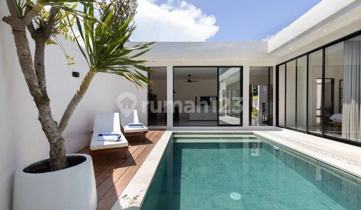 Modern 2-Bedroom Villa in Kerobokan Near Seminyak Fully Furnished
