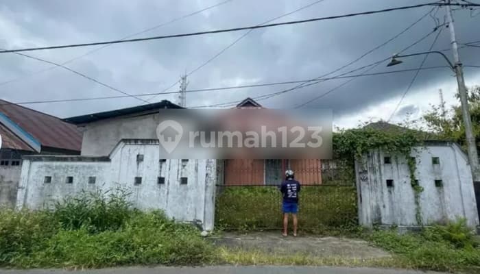 Dilelang, Gudang di Bacan, Halmahera Selatan, Maluku Utara