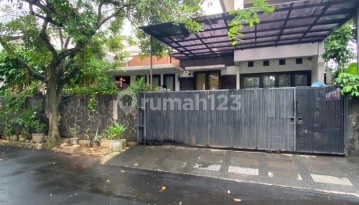 Dilelang, Rumah Tinggal Hook di Perum Villa Bintaro Indah