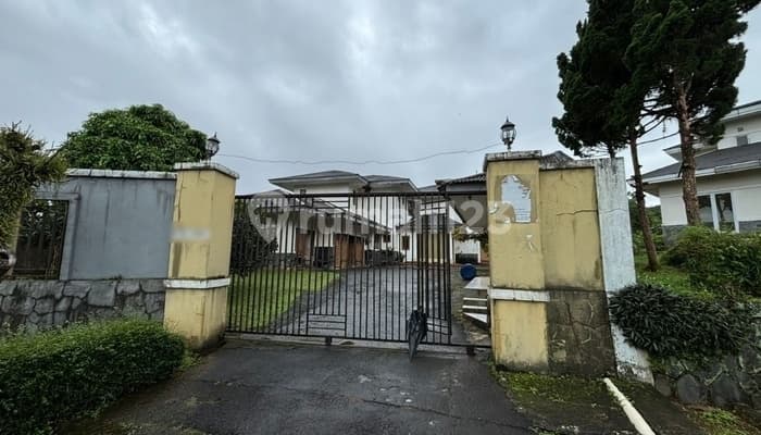 Dilelang, Villa 1.025 m2 di Rainbows Hill Golf Kab. Bogor