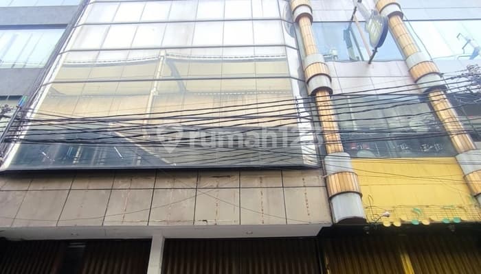Auctioned, Adjacent Shophouses in Kebayoran Baru, South Jakarta