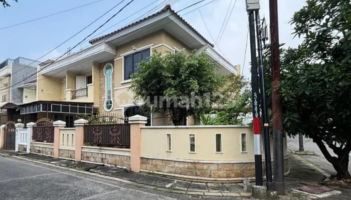 Dilelang, Rumah 2 lantai hook di Komp Gading Arcadia, Jakut