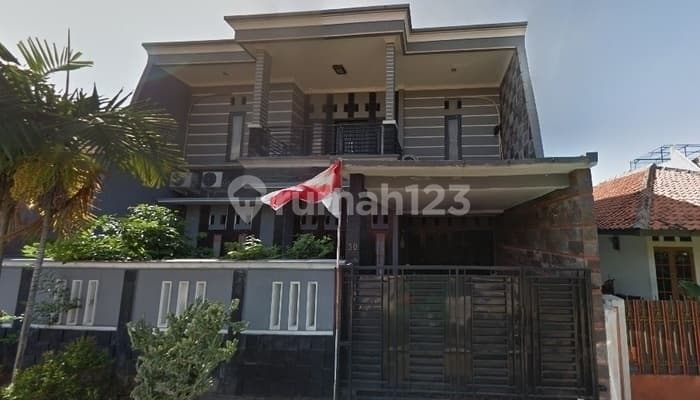 Auctioned, 2-Story House in Larangan Indah Housing, Tangerang