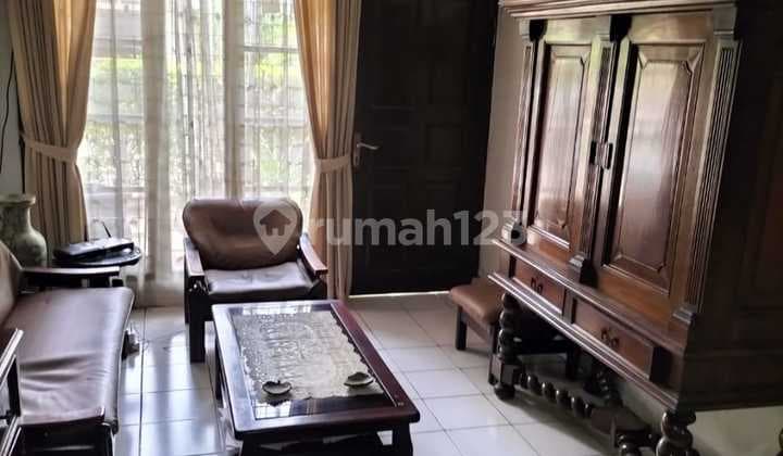 12994 Dijual Rumah Luas 165 di Komplek Strategis Jakarta Selatan