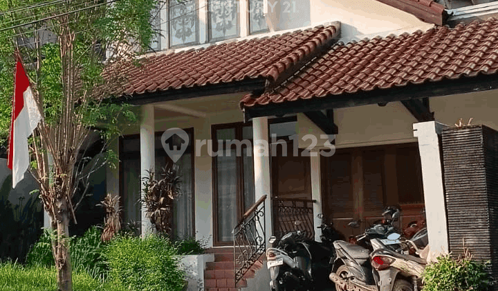 Rumah Cantik 2 Lantai Siap Huni Di Pesanggrahan Jaksel AF16899