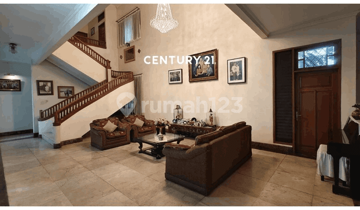 2-Story House with Swimming Pool in Sector 3 Bintaro Gb 17819
