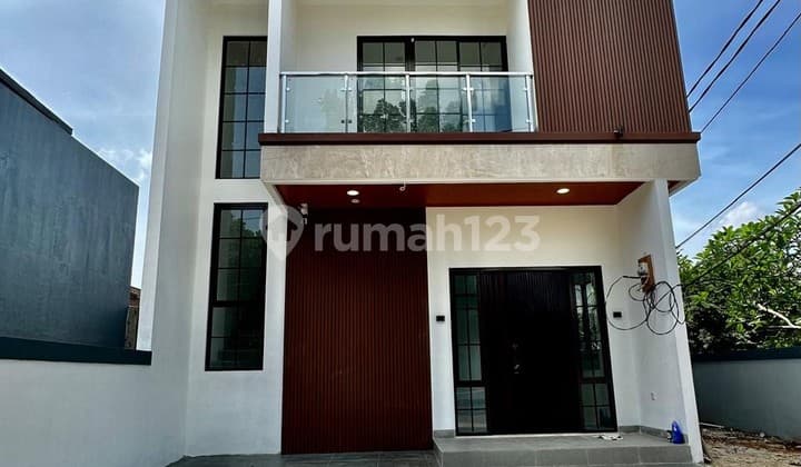 Jual Rumah 2 Lantai Hadap Selatan Siap Huni Baru di Graha Raya Bintaro RN-16152