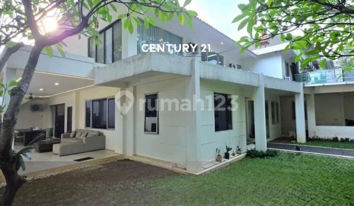 Strategic House Suitable for Business and Commercial Space GK 18220