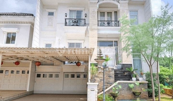 Rumah 3 Lantai Semi Furnished di Gading Serpong Ut-18160