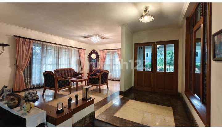 Rumah dengan Tanah yang Luas di Bintaro Tangsel Gb-17819