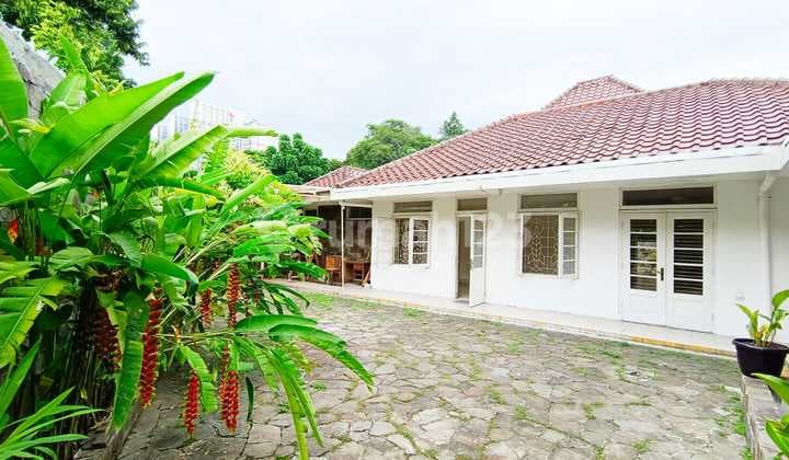 TURUN HARGA 10 M!!! Rumah di Menteng Jakarta Pusat LR-7406