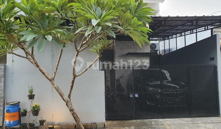 Rumah Dalam Cluster Depan Taman di Ciputat Tangsel Om-17682