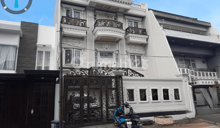 Rumah Mewah Interior Classic di Menteng Jakpus Gb-17539