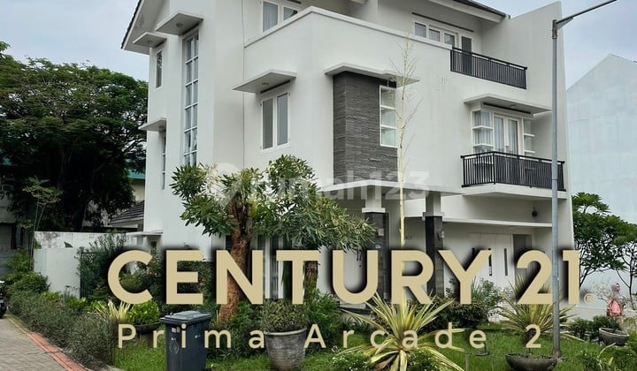 Rumah Hook 3 Lantai di Cilandak Jaksel, Rooftop & Balkon Siap Huni Mk-12093